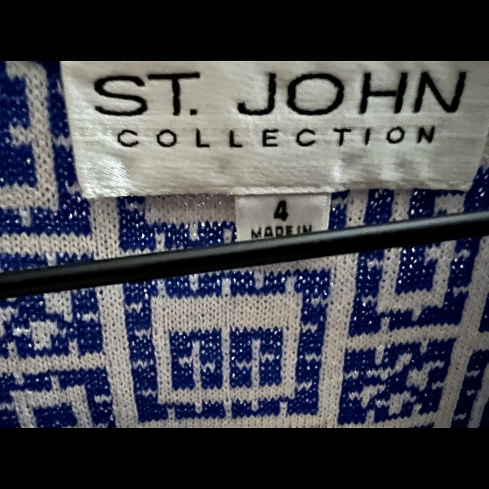 St. John Collection Blue & White Key Print Wool Blend Knit Belted Split Neck.